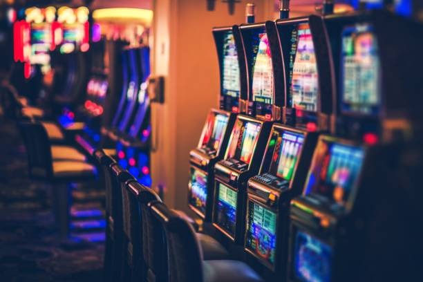 Bonanza Gold free spins bonus round showing cascading wins and multiplier displays